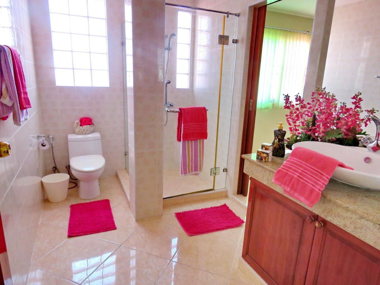 Butterfly Garden Boutique Residences Large Luxury Apts And Villas A Lifetsyle Destination By Neang, Everything You Need All Right Here 1-3 Bedrooms 110 To 190 Sq Mtrs, 2 Full Bathrooms, Rain Shower, Spa Bath, Bbq, Free Wifi, Staff 24-7, Close To Beac Pattaya Buitenkant foto